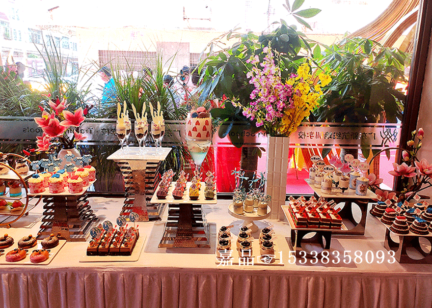 东莞商务蛋糕茶歇台布置案例 东莞商务蛋糕茶歇台布置案例