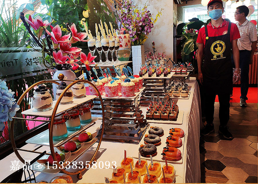 东莞商务蛋糕茶歇台布置案例 东莞商务蛋糕茶歇台布置案例